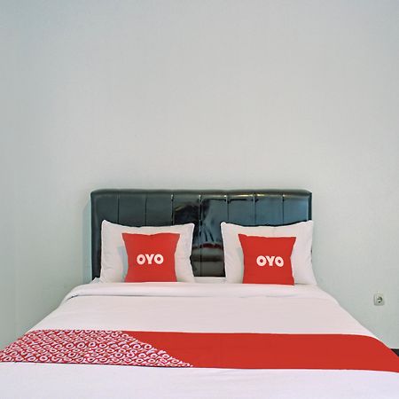 OYO 3841 Wisma 25 Cilacap Exterior foto