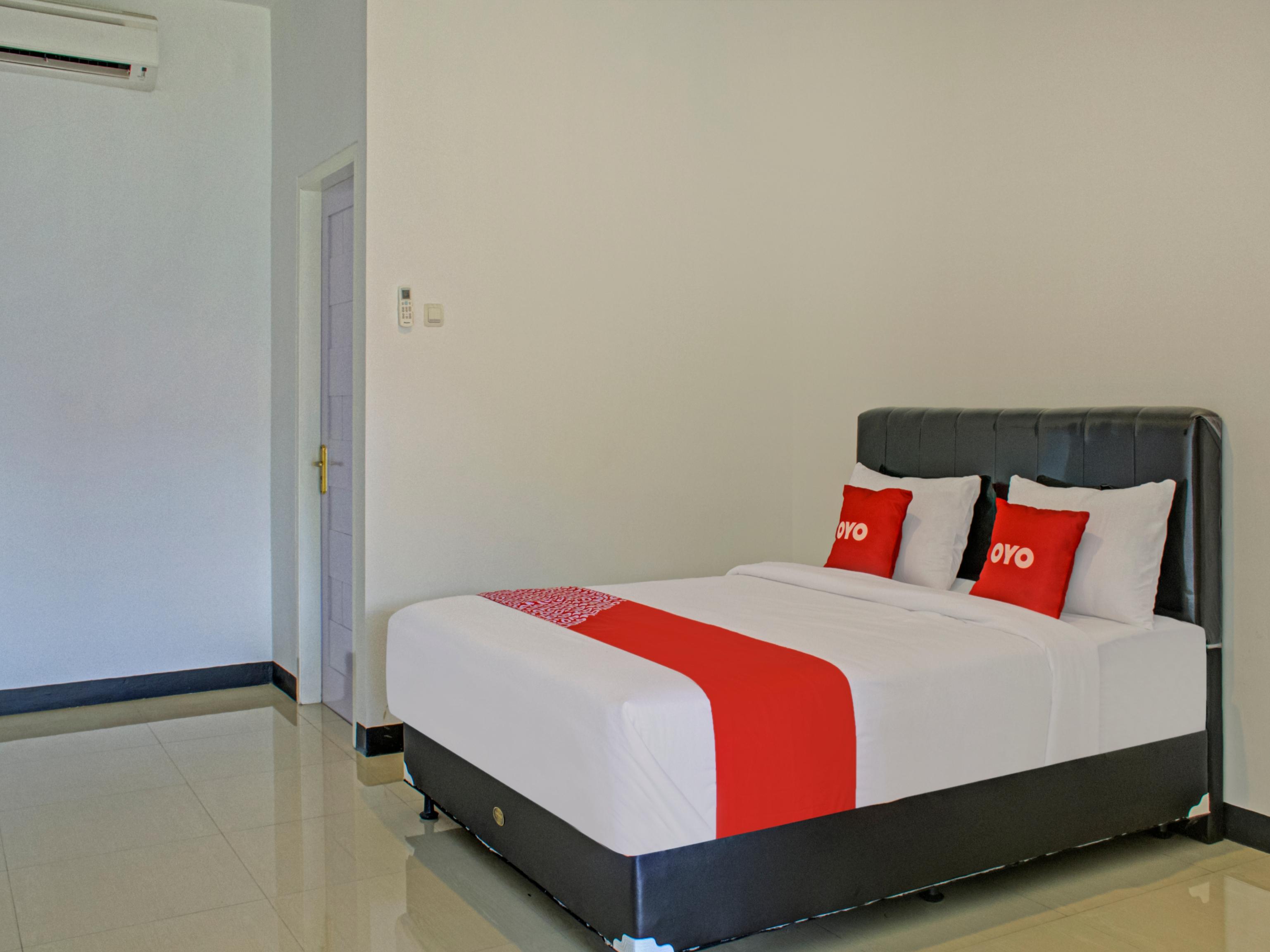 OYO 3841 Wisma 25 Cilacap Exterior foto