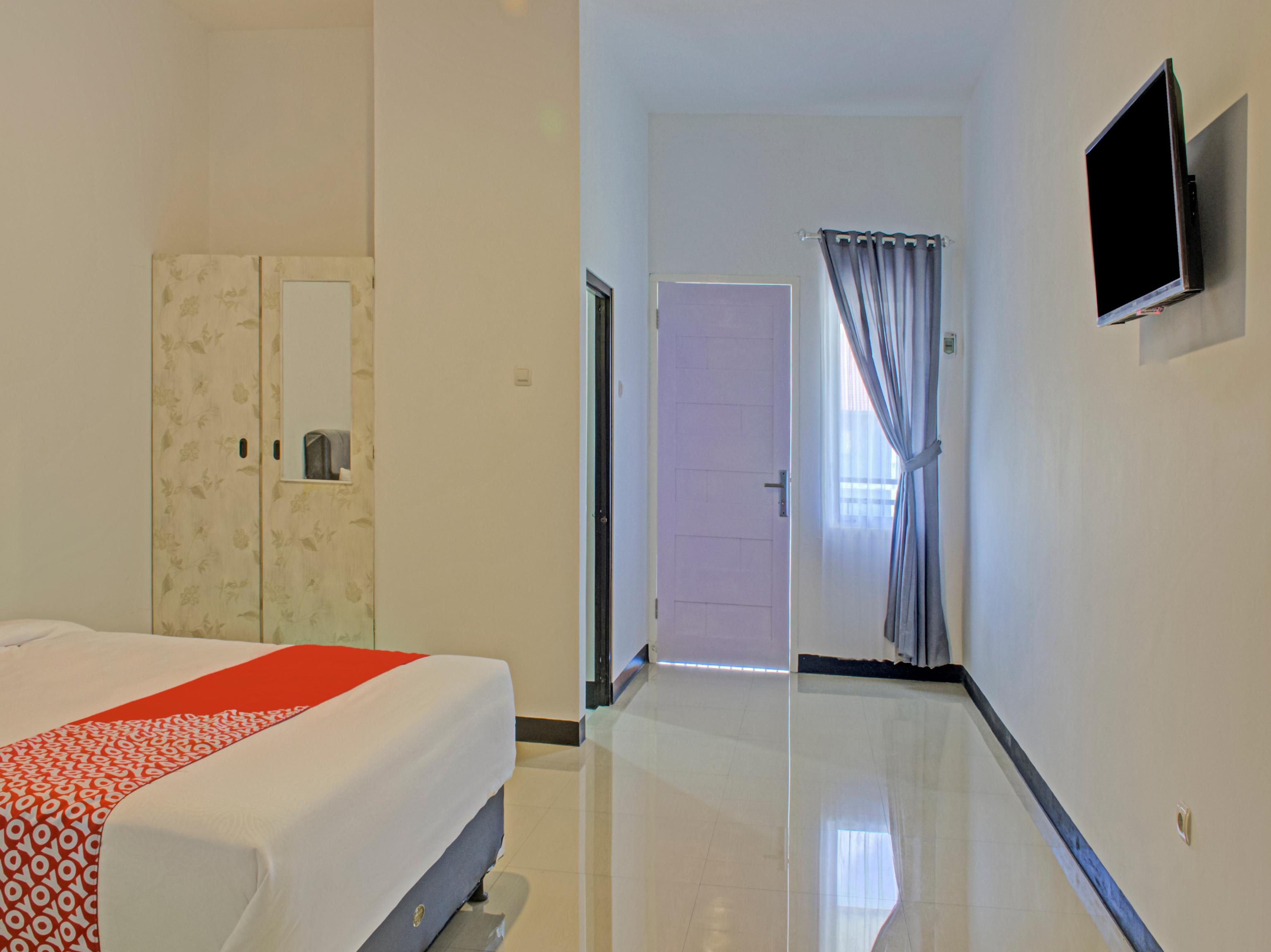 OYO 3841 Wisma 25 Cilacap Exterior foto