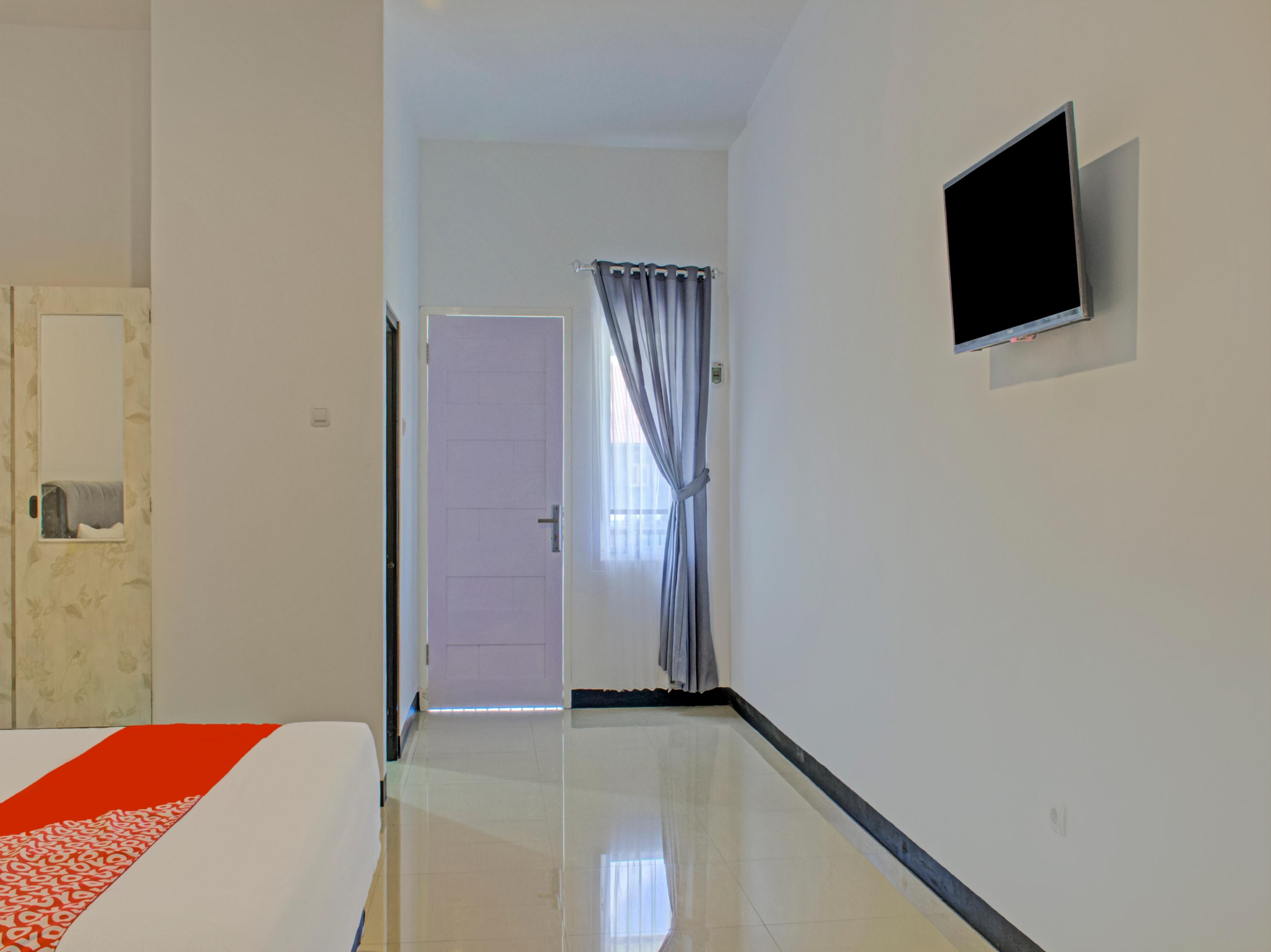 OYO 3841 Wisma 25 Cilacap Exterior foto