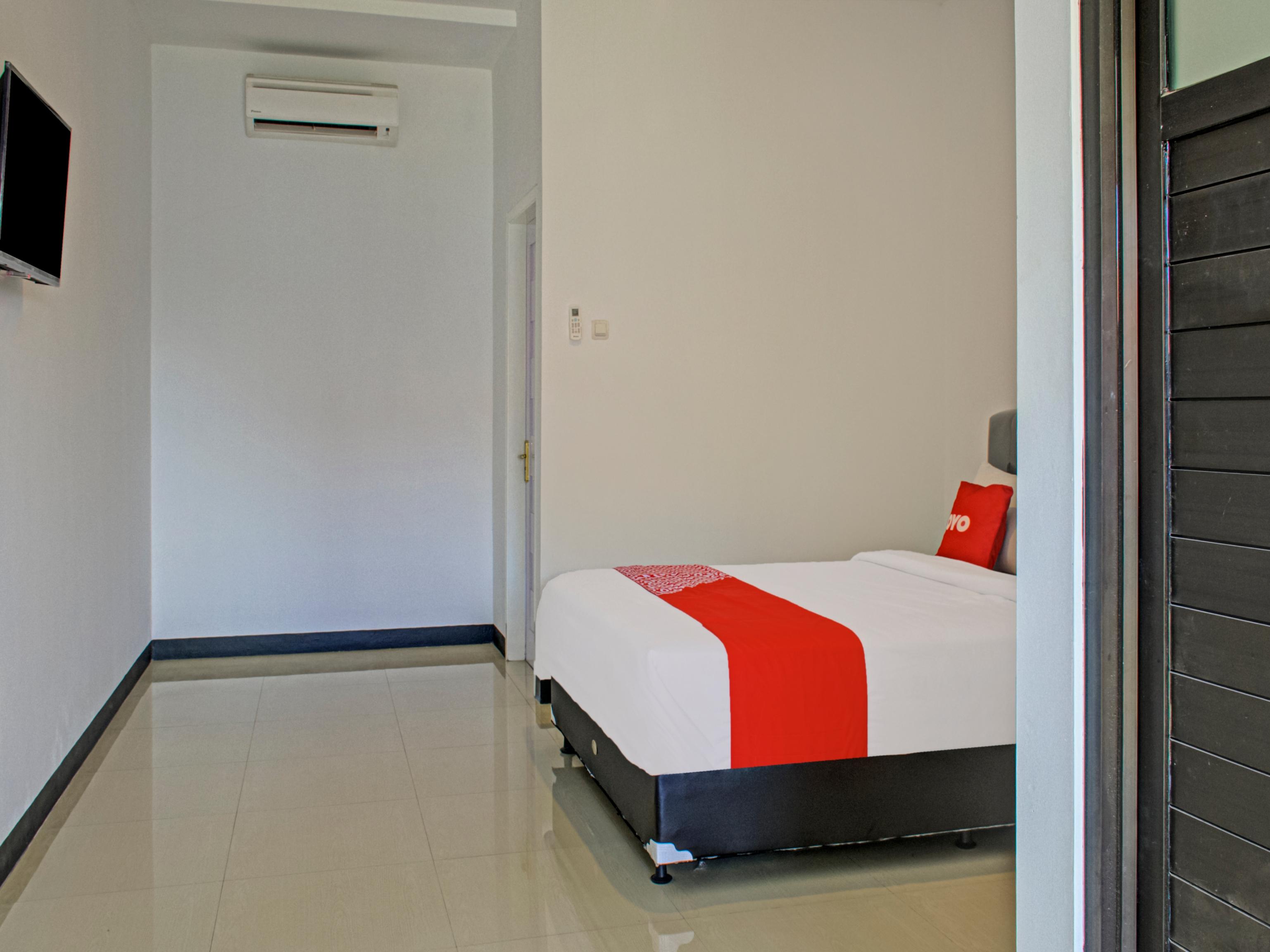 OYO 3841 Wisma 25 Cilacap Exterior foto