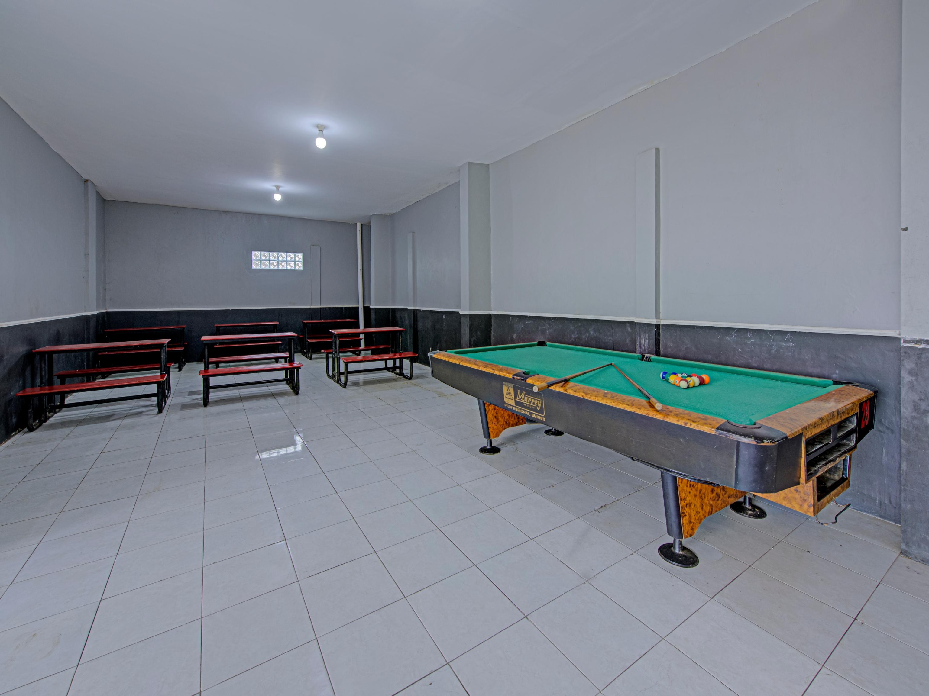 OYO 3841 Wisma 25 Cilacap Exterior foto